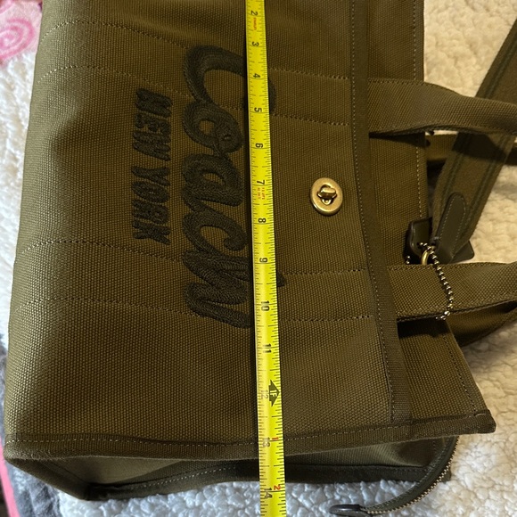 Coach cargo tote - Picture 12 of 16